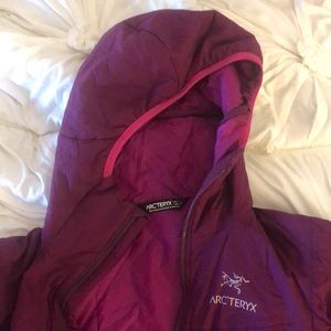 W’s Arc’teryx LT atom hoody